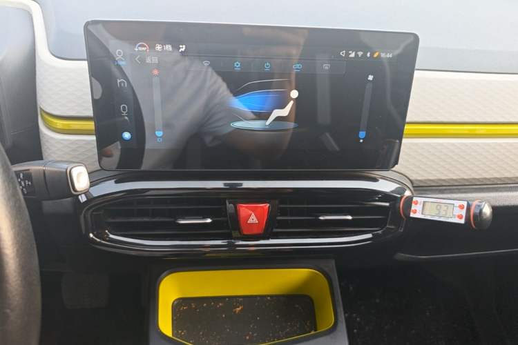 Used SOL E10X 2021 302 km Range Luxury Version 30.2 kWh Audio And AC Panel