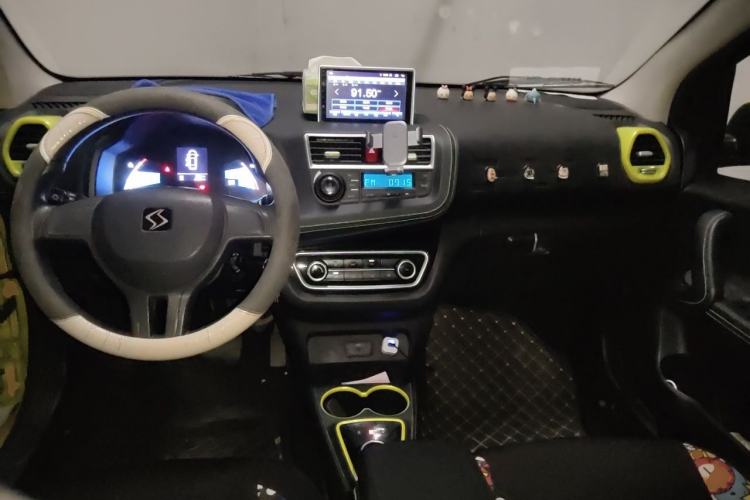 Used SOL E10X 2021 150 km Ambitious Trim Center Console