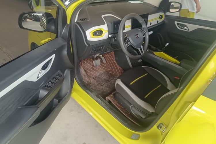 Used SOL E10X 2021 302 km Range Luxury Version 31.4 kWh Driver Seat
