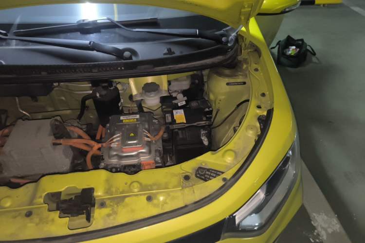Used SOL E10X 2021 200km Classic Type Engine Bay Left