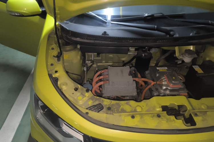 Used SOL E10X 2021 200km Classic Type Engine Bay Right