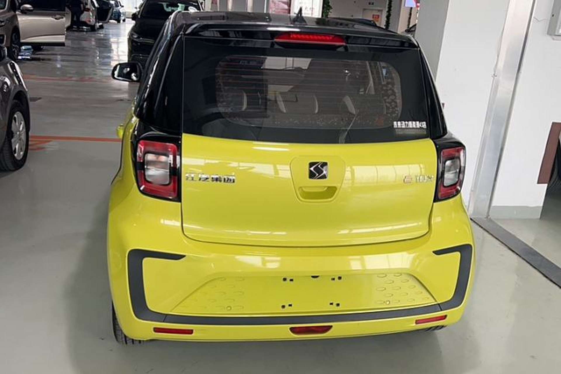 Used SOL E10X 2021 302 km Range Fashion Edition 30.2 kWh Exterior 4