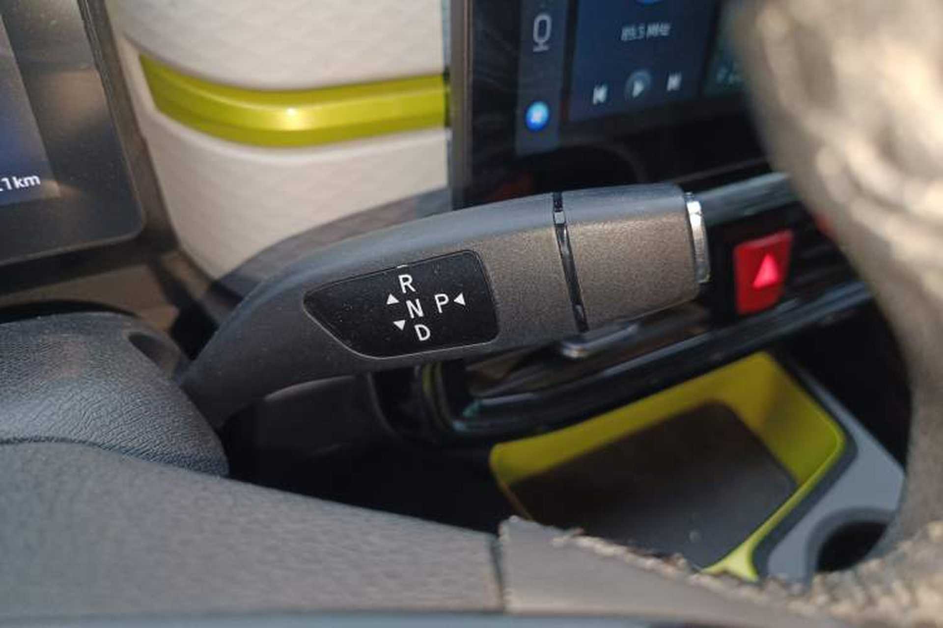 Used SOL E10X 2021 302 km Range Luxury Version 30.2 kWh Gear Lever