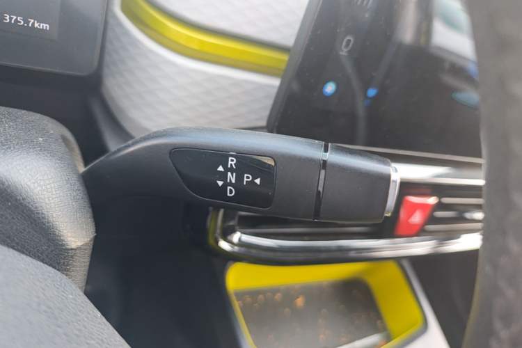 Used SOL E10X 2021 302 km Range Luxury Version 30.2 kWh Gear Lever