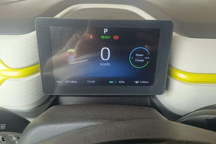 Used SOL E10X 2021 302 km Range Luxury Version 31.4 kWh Instrument Cluster