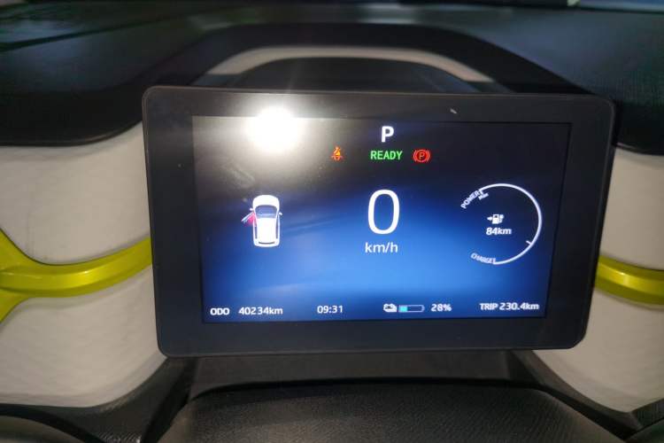Used SOL E10X 2021 302 km Range Luxury Version 30.2 kWh Instrument Cluster