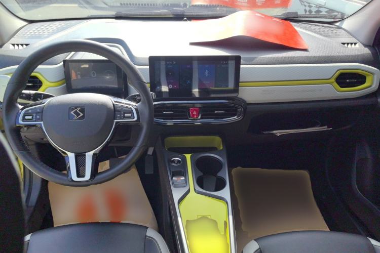 Used SOL E10X 2021 302km Range Superior Version 30.2 kWh Interior 2