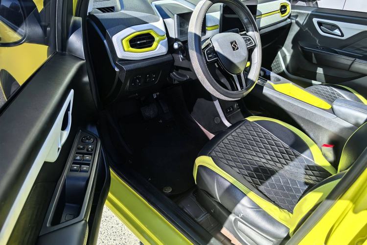 Used SOL E10X 2021 302 km Range Fashion Edition 31.4 kWh Interior 5