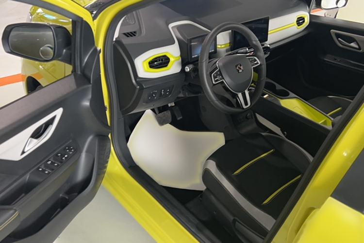 Used SOL E10X 2021 302 km Range Fashion Edition 30.2 kWh Interior 5