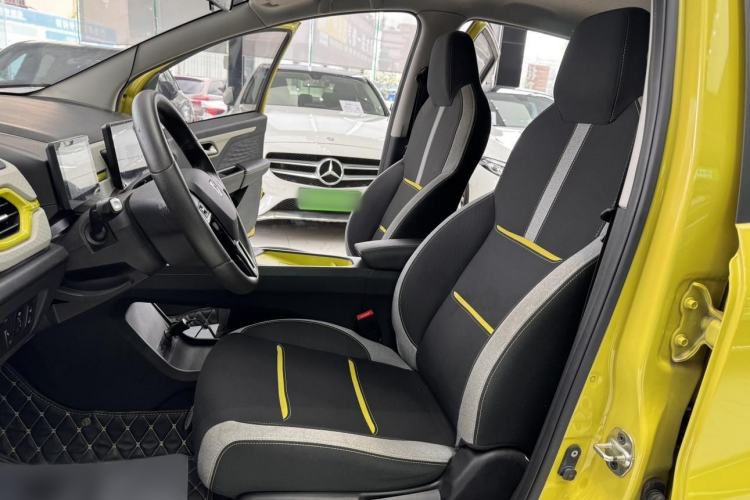 Used SOL E10X 2021 302 km Range Luxury Version 31.4 kWh Interior 7