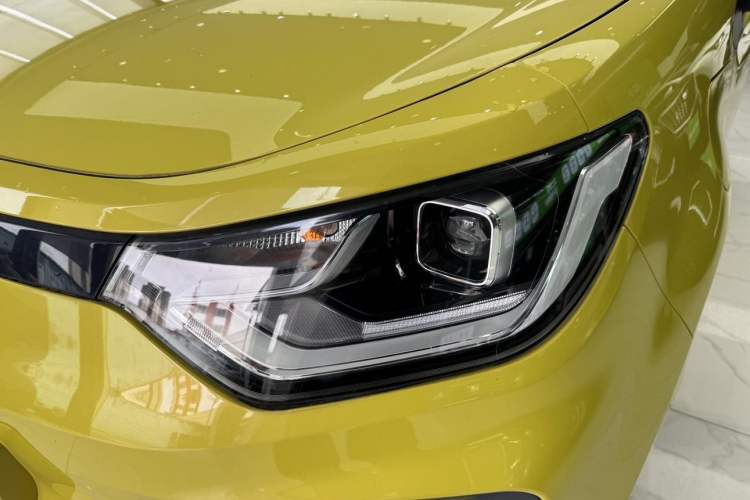 Used SOL E10X 2021 302 km Range Luxury Version 31.4 kWh Left Front Headlight