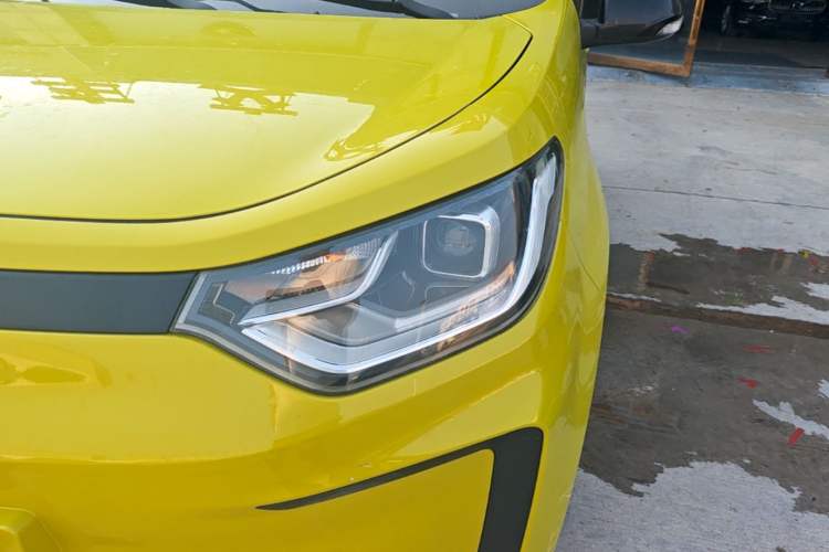 Used SOL E10X 2021 302 km Range Luxury Version 30.2 kWh Left Front Headlight