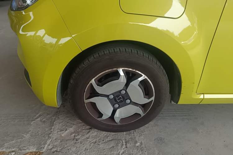 Used SOL E10X 2021 302 km Range Luxury Version 31.4 kWh Left Front Wheel Hub
