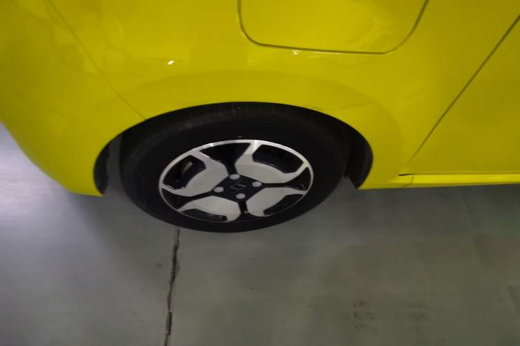 Used SOL E10X 2021 302 km Range Luxury Version 30.2 kWh Left Front Wheel Hub