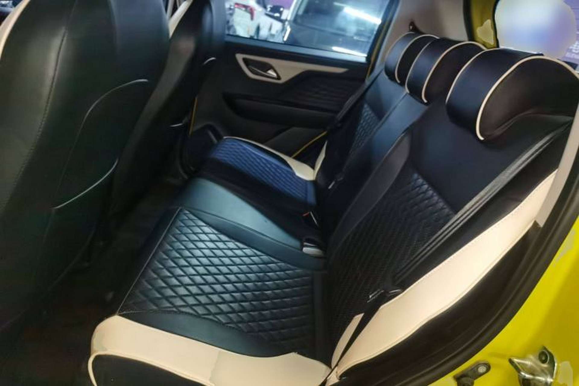 Used SOL E10X 2021 302 km Range Luxury Version 30.2 kWh Left Rear Seat