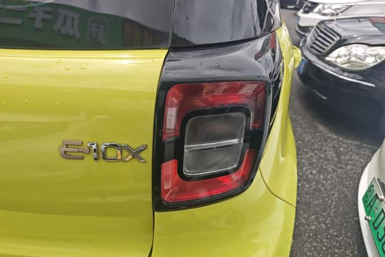Used SOL E10X 2021 302 km Range Luxury Version 31.4 kWh Right Rear Taillight