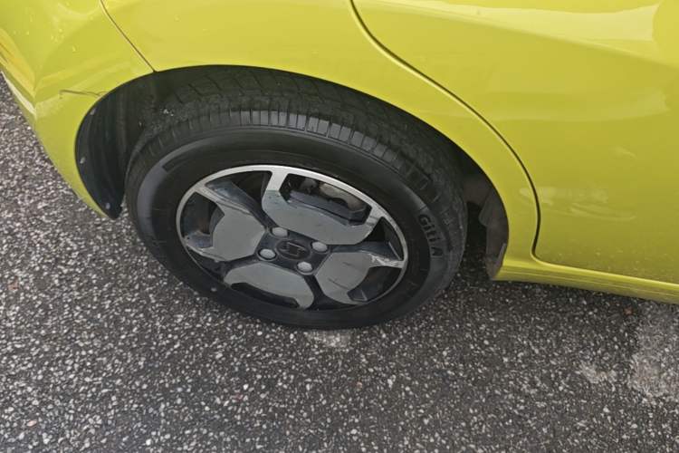 Used SOL E10X 2021 302 km Range Luxury Version 31.4 kWh Right Rear Wheel Hub