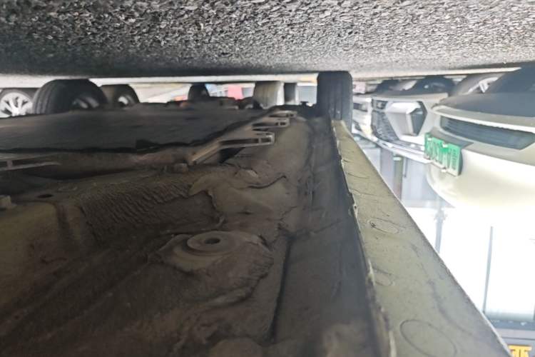Used SOL E10X 2021 302 km Range Luxury Version 31.4 kWh Right Side Sill