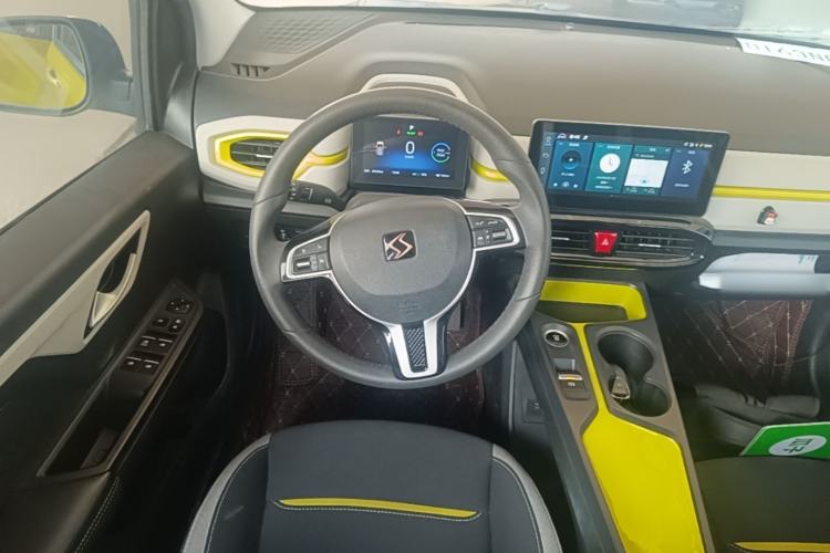 Used SOL E10X 2021 302 km Range Luxury Version 31.4 kWh Steering Wheel
