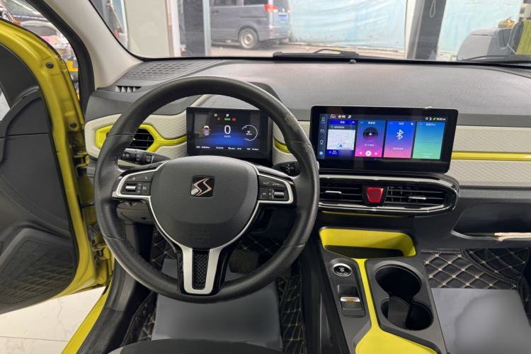 Used SOL E10X 2021 302 km Range Luxury Version 31.4 kWh Steering Wheel