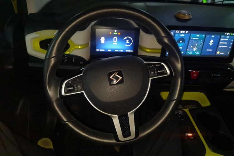 Used SOL E10X 2021 302 km Range Luxury Version 30.2 kWh Steering Wheel