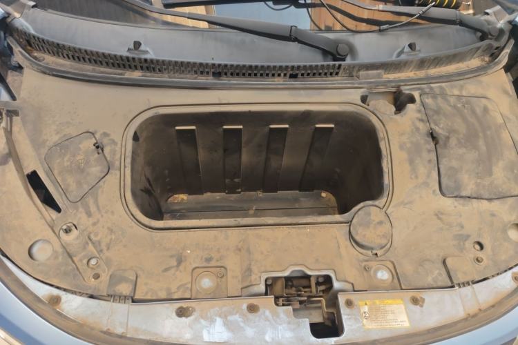 Used SOL E10X 2022 Flower Fairy Design Four-Leaf Clover Engine Bay
