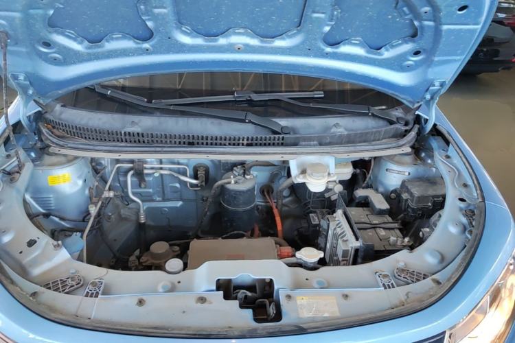 Used SOL E10X 2022 Flower Fairy Design Four-Leaf Clover Engine Bay