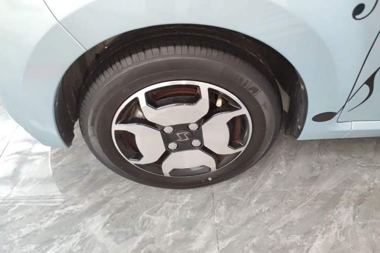 Used SOL E10X 2022 Flower Fairy Style Baby's Breath Left Front Wheel Hub
