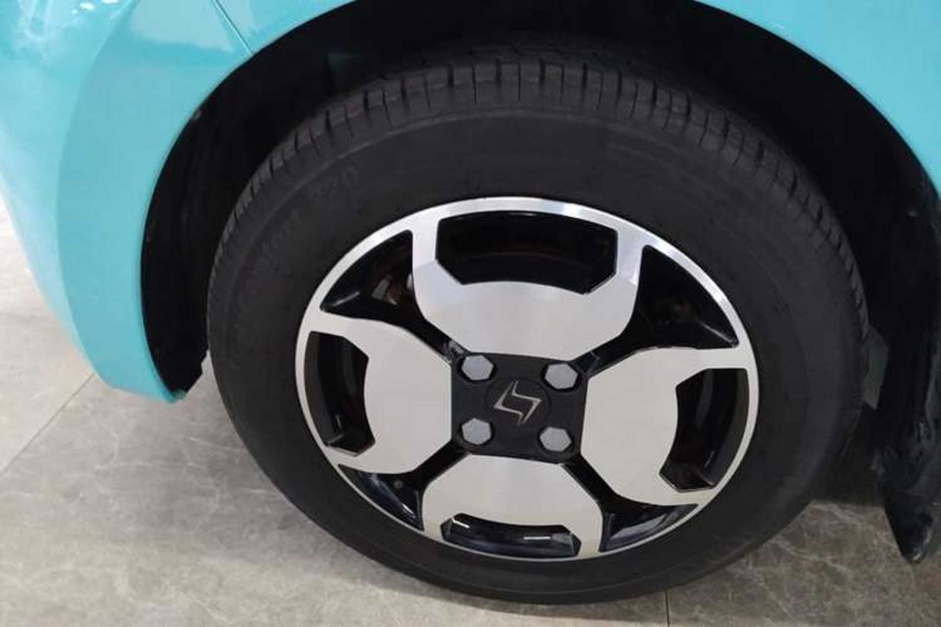 Used SOL E10X 2022 Flower Fairy Style Baby's Breath Left Front Wheel Hub
