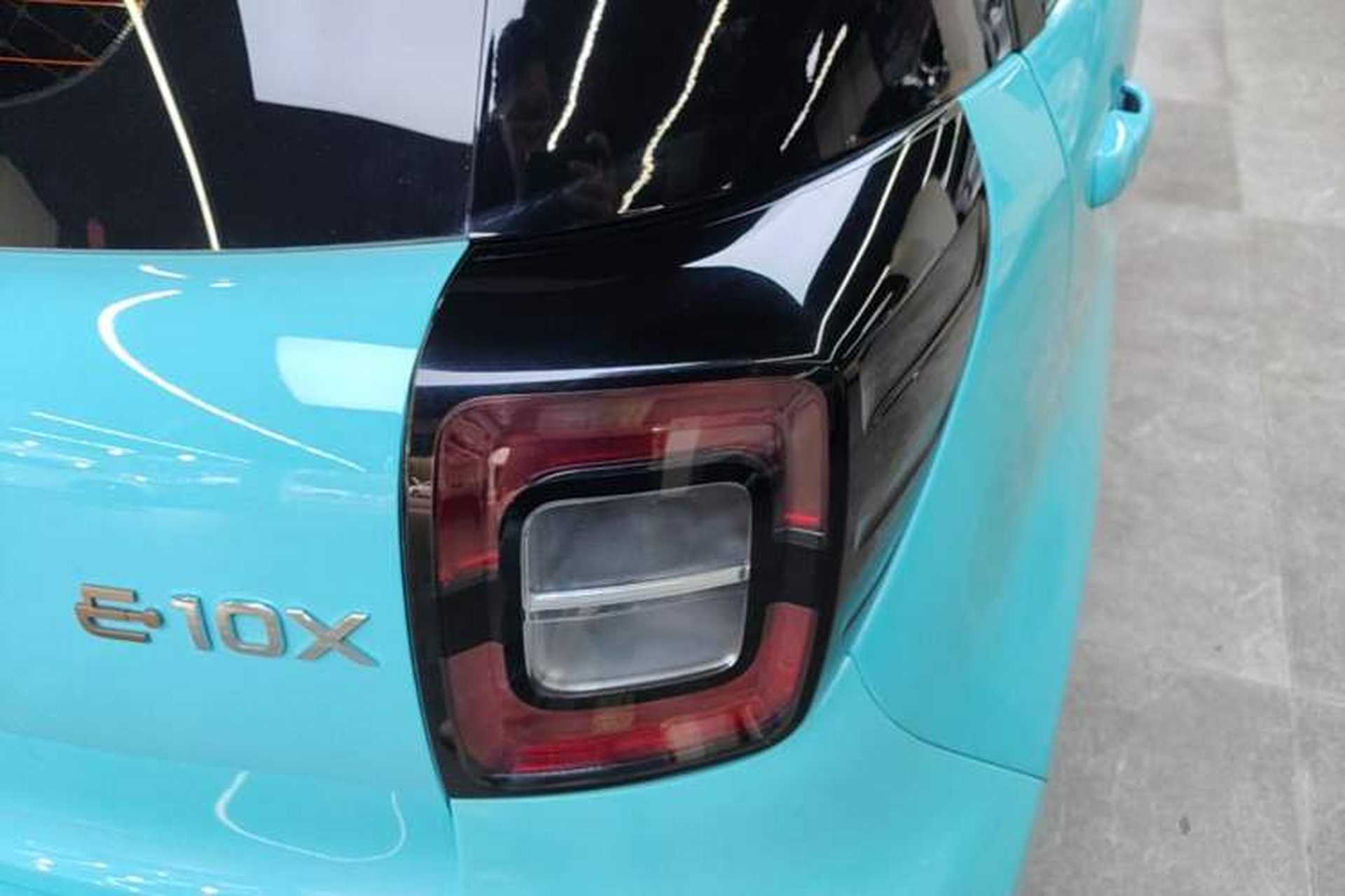 Used SOL E10X 2022 Flower Fairy Style Baby's Breath Right Rear Taillight