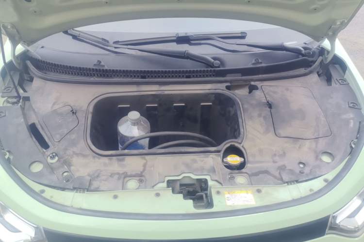 Used SOL E10X  Engine Bay