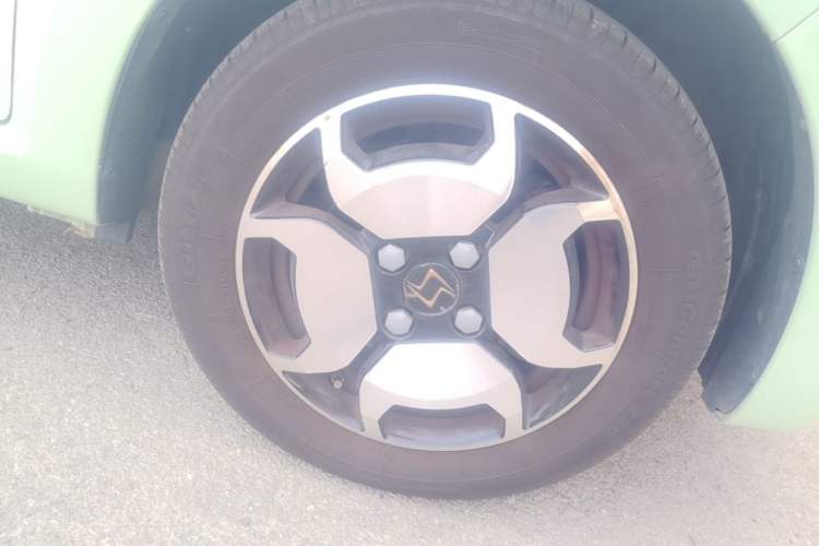 Used SOL E10X  Right Front Wheel Hub
