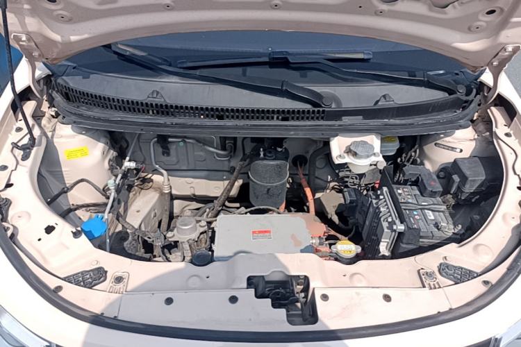 Used SOL E10X 2022 Flower Fairy Design Four-Leaf Clover Engine Bay