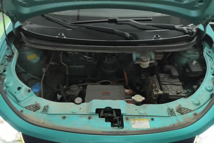 Used SOL E10X 2022 Flower Fairy Design Four-Leaf Clover Engine Bay