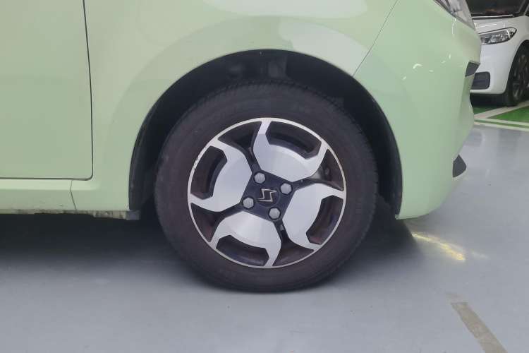 Used SOL E10X 2022 Flower Fairy Style Baby's Breath Left Front Wheel Hub