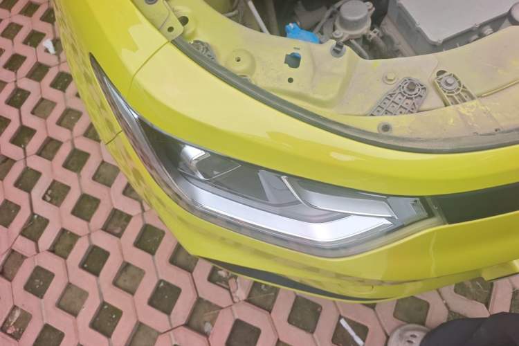 Used SOL E10X 2022 Flower Fairy Design Four-Leaf Clover Right Front Headlight