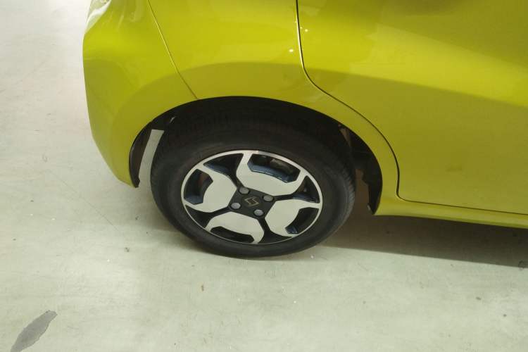 Used SOL E10X 2022 Flower Fairy Style Baby's Breath Right Rear Wheel Hub