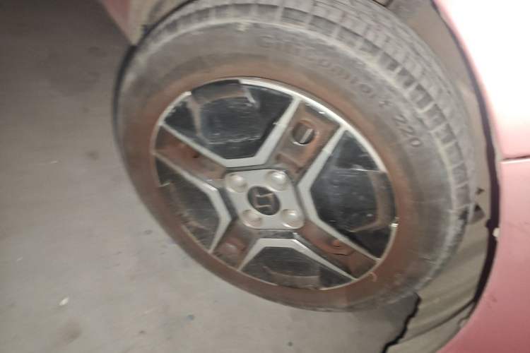 Used SOL E10X 2022 Flower Fairy Design Four-Leaf Clover Right Front Wheel Hub