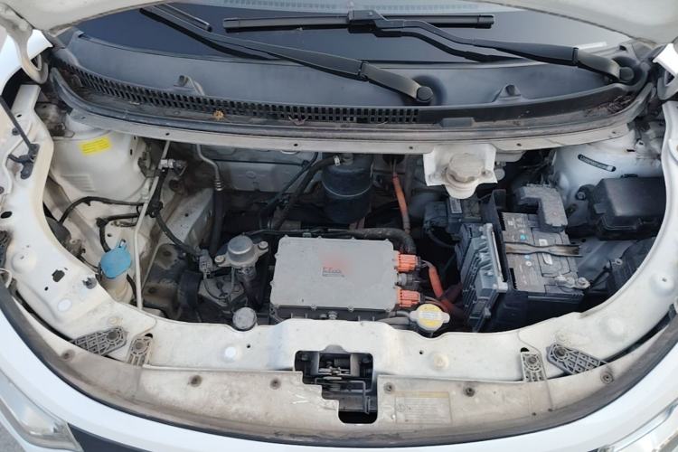 Used SOL E10X 2022 Flower Fairy Design Four-Leaf Clover Engine Bay