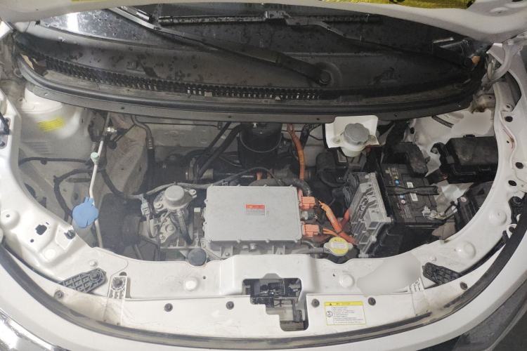 Used SOL E10X 2022 Flower Fairy Design Four-Leaf Clover Engine Bay