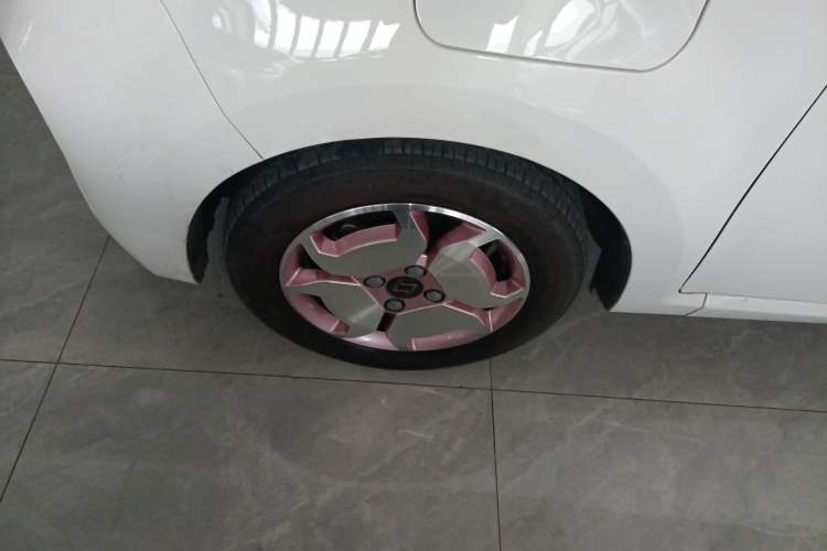Used SOL E10X 2022 Flower Fairy Style Baby's Breath Left Front Wheel Hub