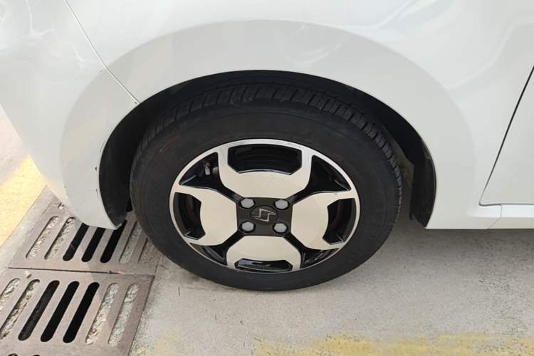 Used SOL E10X 2022 Flower Fairy Style Baby's Breath Left Front Wheel Hub