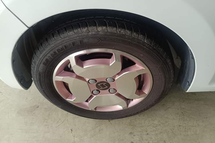 Used SOL E10X 2022 Flower Fairy Style Baby's Breath Left Front Wheel Hub