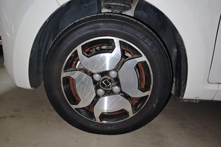 Used SOL E10X 2022 Flower Fairy Style Baby's Breath Left Front Wheel Hub