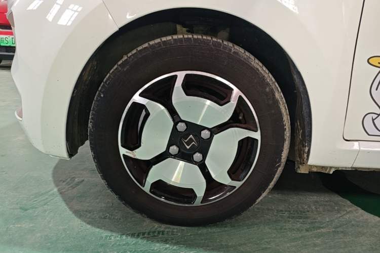 Used SOL E10X 2022 Flower Fairy Style Baby's Breath Left Front Wheel Hub
