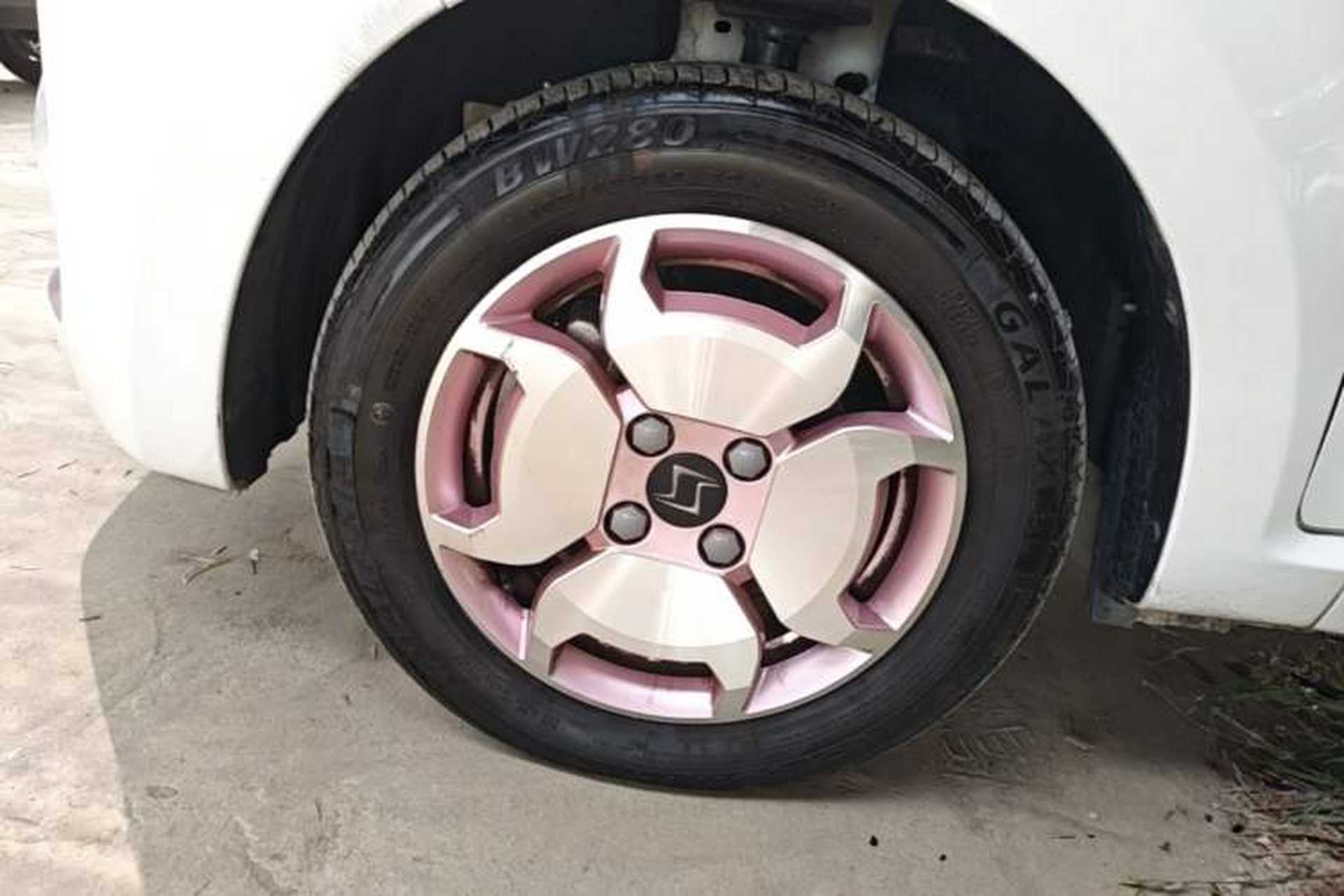 Used SOL E10X 2022 Flower Fairy Style Baby's Breath Left Front Wheel Hub
