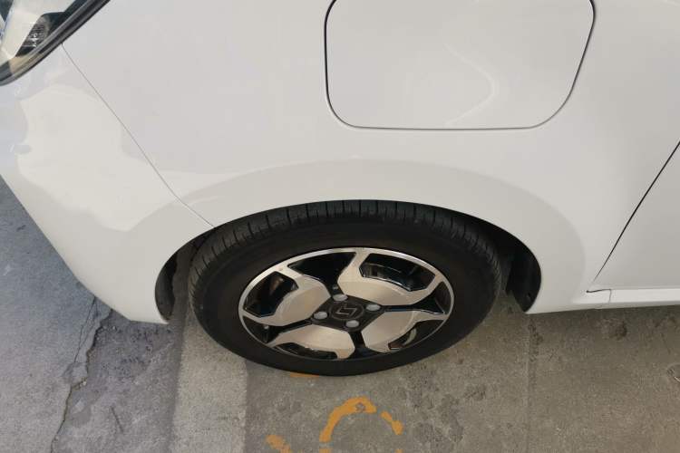 Used SOL E10X 2022 Flower Fairy Style Baby's Breath Left Front Wheel Hub