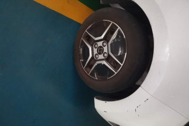 Used SOL E10X 2022 Flower Fairy Design Four-Leaf Clover Right Front Wheel Hub