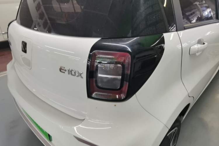 Used SOL E10X 2022 Flower Fairy Design Four-Leaf Clover Right Rear Taillight