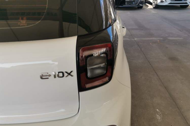 Used SOL E10X 2022 Flower Fairy Style Baby's Breath Right Rear Taillight